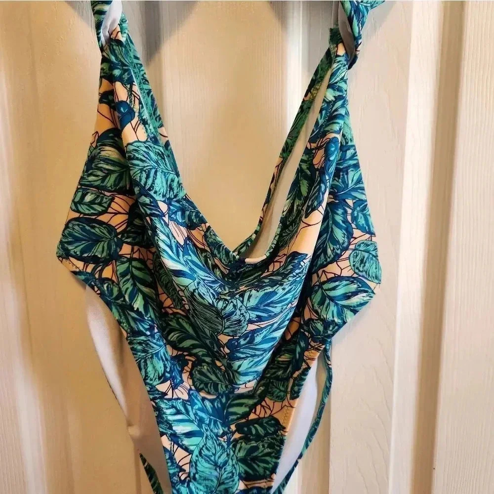 ‎One Piece Swimsuit - Picture 2 of 5